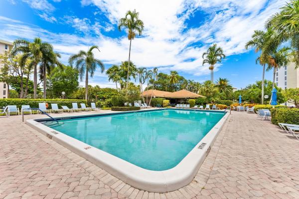 Palm-Aire Country Club 4, 3010 N Course Dr #306, Pompano Beach, Florida 33069, image 2