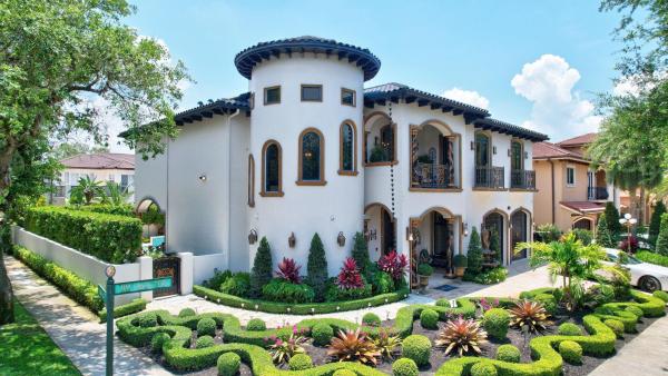 Royal Oaks, 8420 NW 169th Ter, Miami Lakes, Florida 33016, image 1
