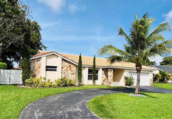Falcon's Lea, 6421 Crossbow Ct, Davie, Florida 33331, image 1