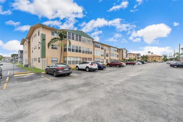 110 Royal Palm Rd 211, Hialeah, Florida 33016, image 1