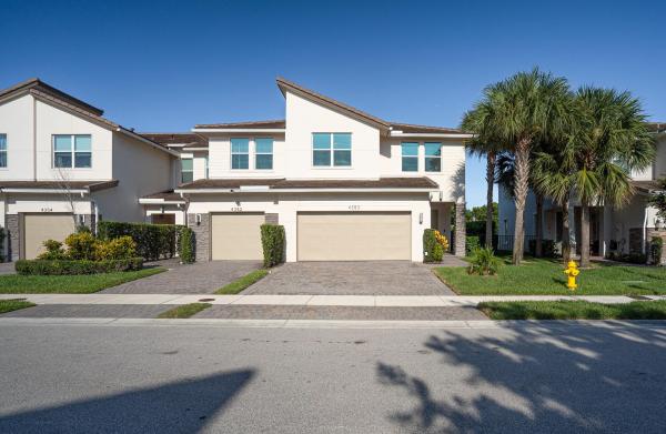 Veleiros At Crystal Lake, 4350 Veleiros Ave, Deerfield Beach, Florida 33064, image 1