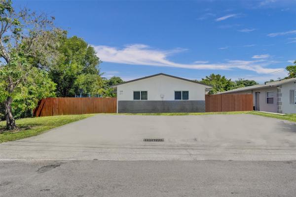 209 NE 9th St, Pompano Beach, Florida 33060, image 1