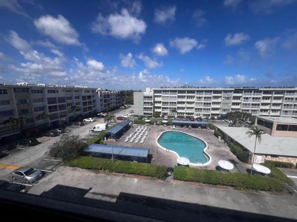 Gulfstream Garden, 329 SE 3rd St #502T, Hallandale Beach, Florida 33009, image 1