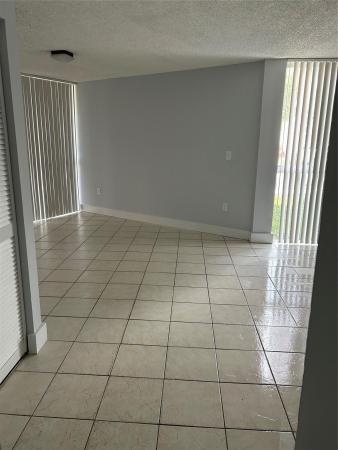 Las Brisas At Country Club Of Miami, 7035 NW 186th St #D111, Hialeah, Florida 33015, image 2