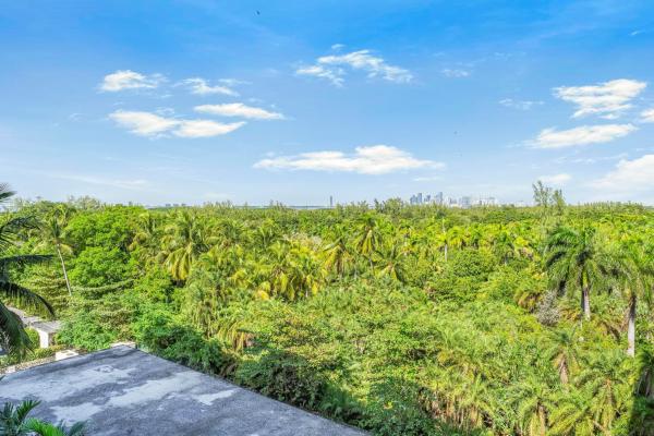 Commodore Club West, 155 Ocean Lane Dr 706, Key Biscayne, Florida 33149, image 2
