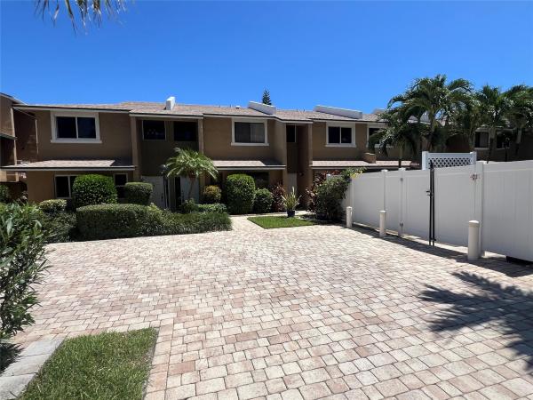 Beach Haven Townhomes, 3409 SE 8th St, Pompano Beach, Florida 33062, image 1