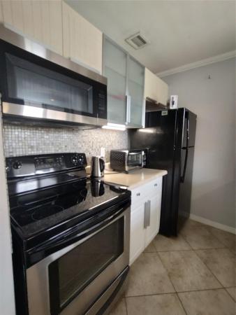Windsor Court, 3030 NE 5th Ter #11, Wilton Manors, Florida 33334, image 1