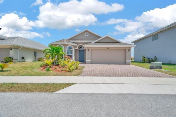 Morningside Palm Breezes Club, 408 Seafoam Cir, Fort Pierce, Florida 34945, image 1