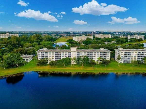 Palm-Aire Country Club 4, 3150 N Course Ln #604, Pompano Beach, Florida 33069, image 1