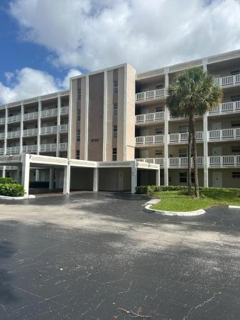 Sherwood Square, 8735 Ramblewood Dr, Coral Springs, Florida 33071, image 1