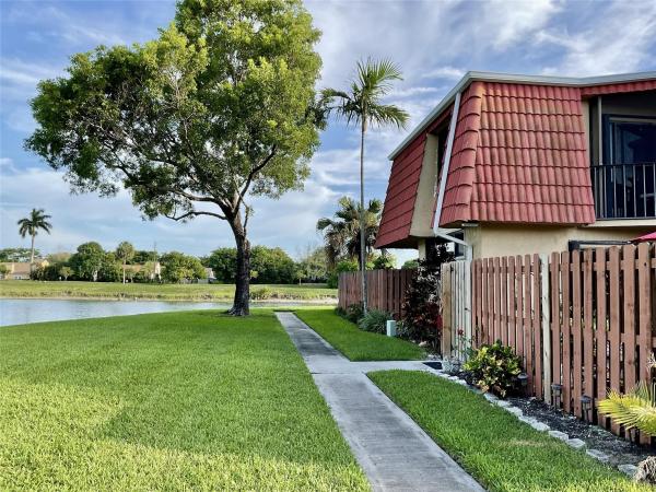 Banyan Lake, 8376 Trent Ct #B, Boca Raton, Florida 33433, image 1