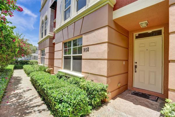 Villa Medici, 1033 NE 17th Way #902, Fort Lauderdale, Florida 33304, image 1