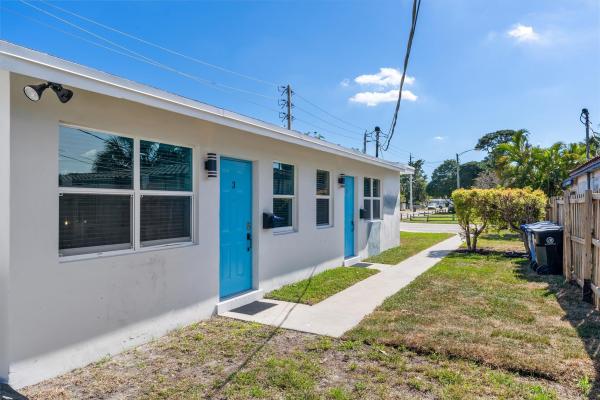 Croissant Park, 337 SW 21st St #1-3, Fort Lauderdale, Florida 33315, image 1