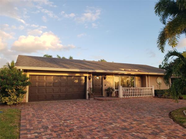 Waterford Homes, 1402 SW 25th Ave, Deerfield Beach, Florida 33442, image 1