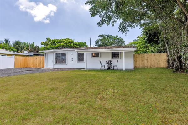Vera Villas, 2160 NE 2nd Ave, Pompano Beach, Florida 33060, image 1
