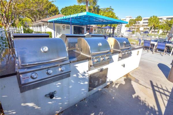 Palm-Aire Country Club 2, 2661 S Course Dr #707, Pompano Beach, Florida 33069, image 1