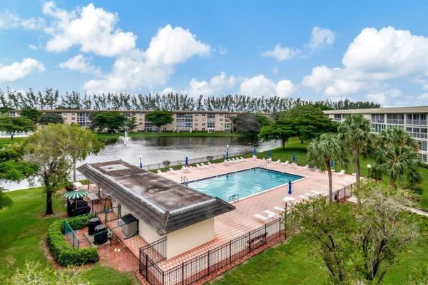 Eleuthera Village, 1803 Eleuthera Pt #J-2, Coconut Creek, Florida 33066, image 1
