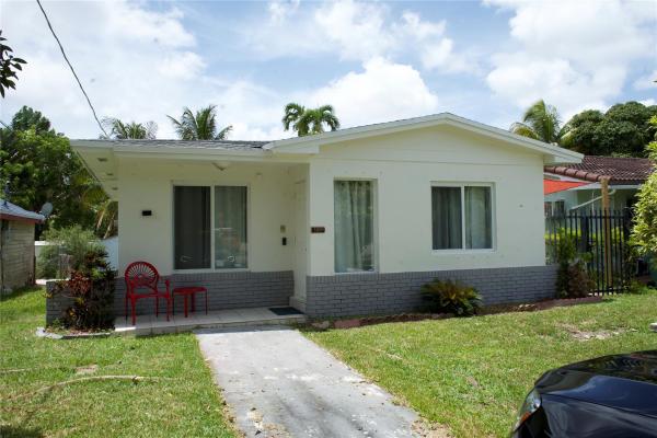 11150 Peachtree Dr, Unincorporated Dade County, Florida 33161, image 1