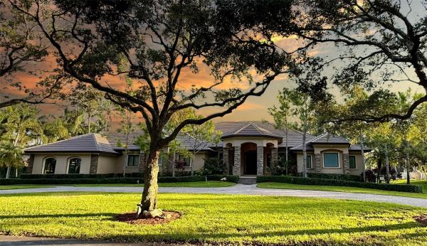 11899 W Ridgeview Dr, Davie, Florida 33330, image 1