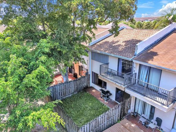 Colonial Lakes Villas Of Stirling Pointe, 4281 NW 76th Ave #4281, Davie, Florida 33328, image 1