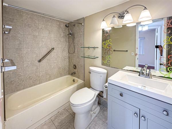 Sunrise Lakes 3, 9750 Sunrise Lakes Blvd #211, Sunrise, Florida 33322, image 1