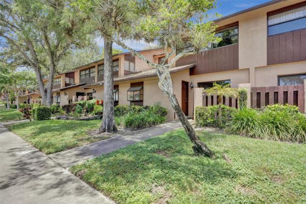 Bonaire Village At Woodmont, 7670 NW 79th Ave #05, Tamarac, Florida 33321, image 1