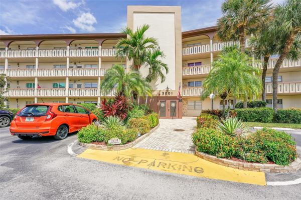 Portofino Village, 3201 Portofino Pt #C2, Coconut Creek, Florida 33066, image 1