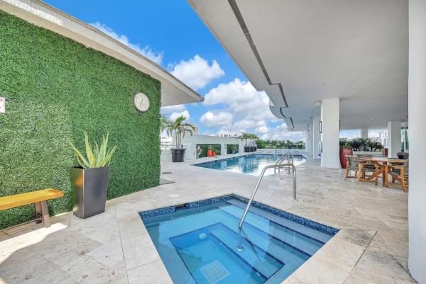 Strada 315, 315 NE 3rd Ave #1008, Fort Lauderdale, Florida 33301, image 2