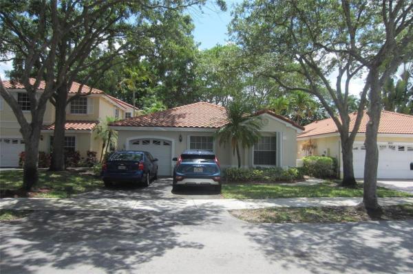 Emerald Isle, 802 Garnet Cir, Weston, Florida 33326, image 1