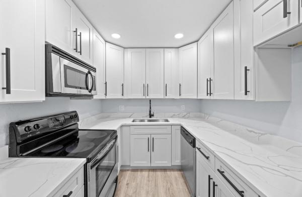 The Falls Of Inverrary, 6061 N Falls Circle Dr #109, Lauderhill, Florida 33319, image 2