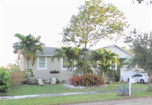 Aurora Park, 9760 SW 211th St, Cutler Bay, Florida 33189, image 1