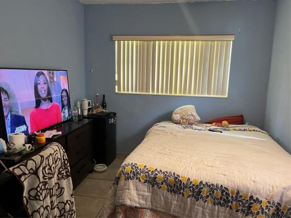 Fulford Highlands, 427 NE 160th St, Golden Glades, Florida 33162, image 1
