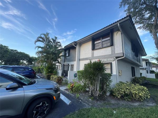 University Maplewood Townhouses, 9784 NW 14th St, Coral Springs, Florida 33071, image 1
