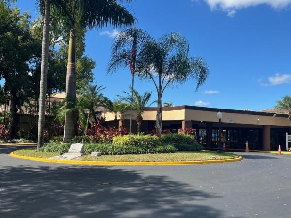 Sunrise Lakes 3, 2720 N Pine Island Rd #101, Sunrise, Florida 33322, image 1