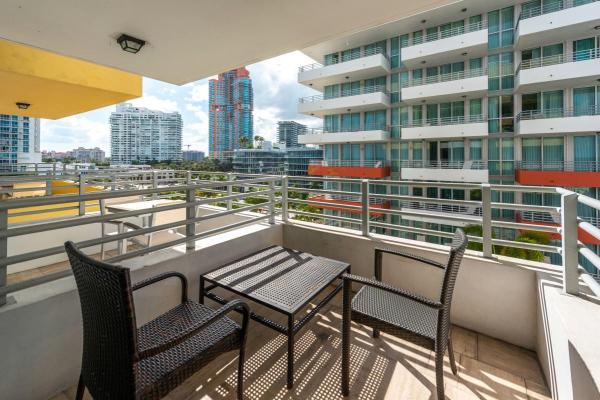 Hilton Bentley, 101 Ocean Dr 704, Miami Beach, Florida 33139, image 1