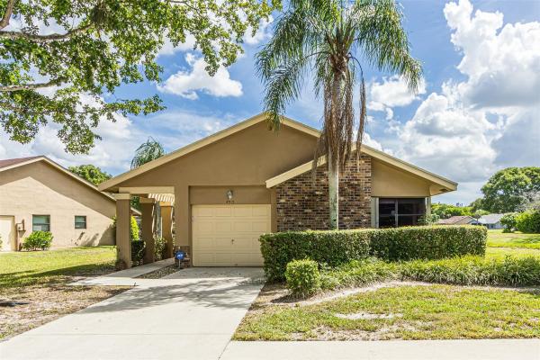 Tamarind Village, 4915 Calamondin Cir, Coconut Creek, Florida 33063, image 1