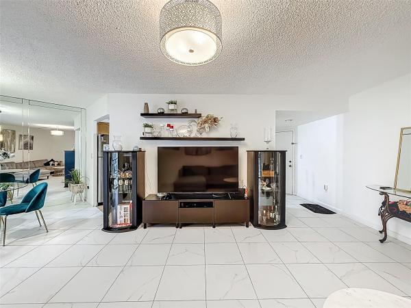 Plantation Club, 6555 W Broward Blvd #208, Plantation, Florida 33317, image 1