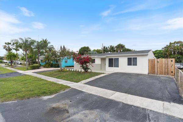 Palm Beach Square, 9361 Bellewood St, Palm Beach Gardens, Florida 33410, image 1