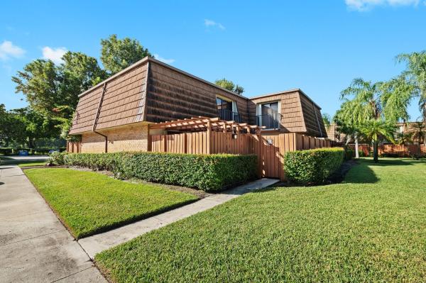 Ridgewood, 9107 SW 20th St #B, Davie, Florida 33324, image 1