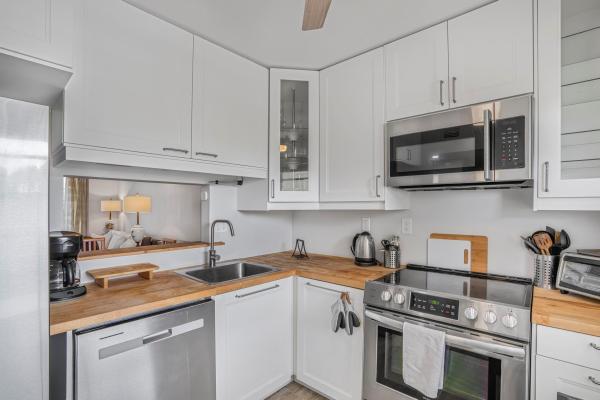 Cypress Chase, 3000 NW 48th Ter #423, Lauderdale Lakes, Florida 33313, image 2