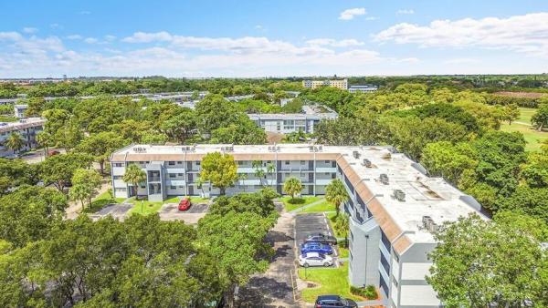 Sands Point, 8351 Sands Point Blvd #105, Tamarac, Florida 33321, image 1