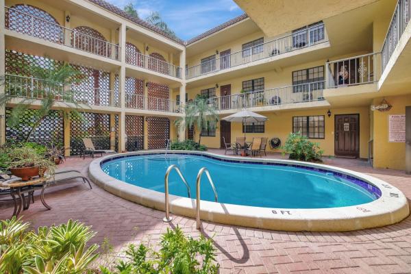 Crossroads, 917 NE 16th Ave #7, Fort Lauderdale, Florida 33304, image 1