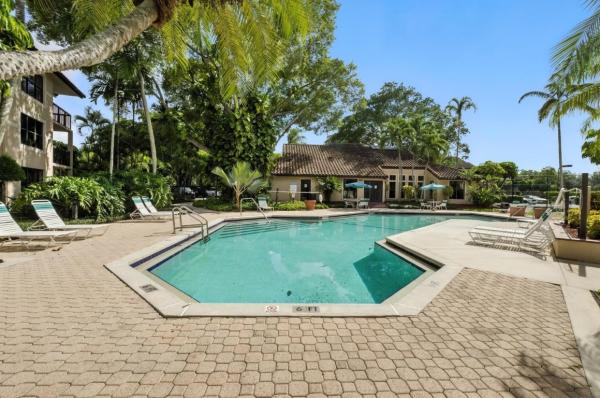 Palm-Aire Gardens, 4281 W Mcnab Rd #16, Pompano Beach, Florida 33069, image 1