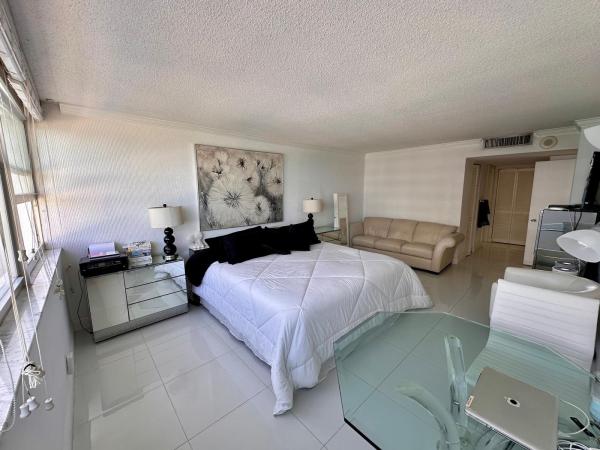 La Estates, 1880 S Ocean Dr #TS705, Hallandale Beach, Florida 33009, image 1