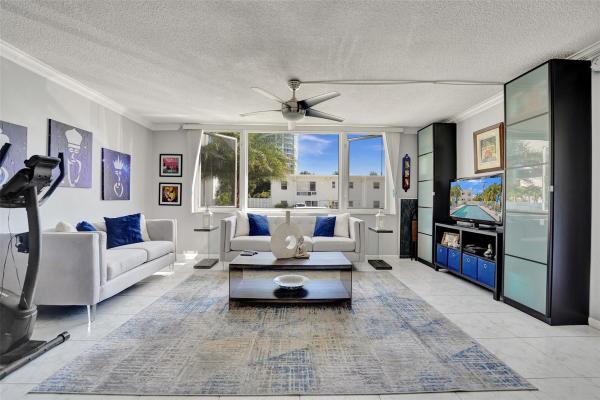 Hawthorne East, 711 N Birch Rd #102, Fort Lauderdale, Florida 33304, image 1