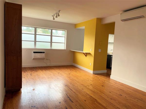 The Esquire House, 4720 Pine Tree Dr #11, Miami Beach, Florida 33140, image 1