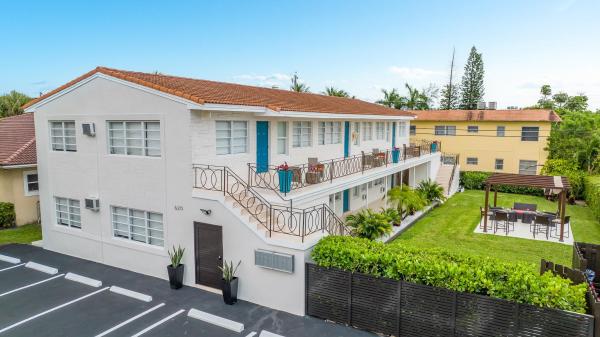 Atlantic Lawns, 620 NE 2nd Ct #201, Hallandale Beach, Florida 33009, image 1