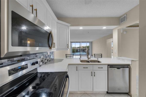 Boca Bayou, 7 Royal Palm Way #4080, Boca Raton, Florida 33432, image 1