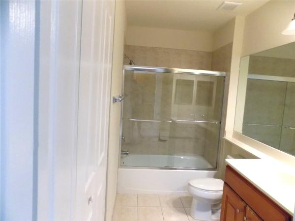 Royal Point At Palm-Aire, 3500 Oaks Clubhouse Dr #104, Pompano Beach, Florida 33069, image 2