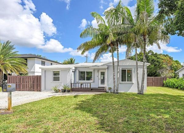 Esmonda Gardens, 801 SW 14th Ct, Fort Lauderdale, Florida 33315, image 1